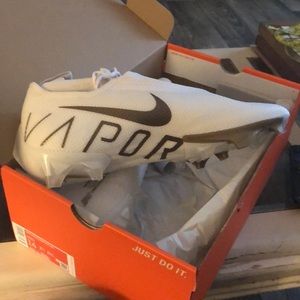 New! Nike Vapor Edge Pro 360 Size 14 Football Cleats